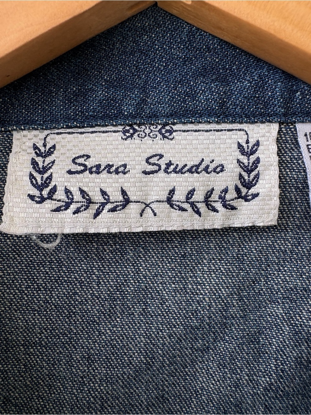 Sara Studio Flamingo Embroidered Denim Jacket Beaded Tropical Shirt Jacket Large - Picture 3 of 11
